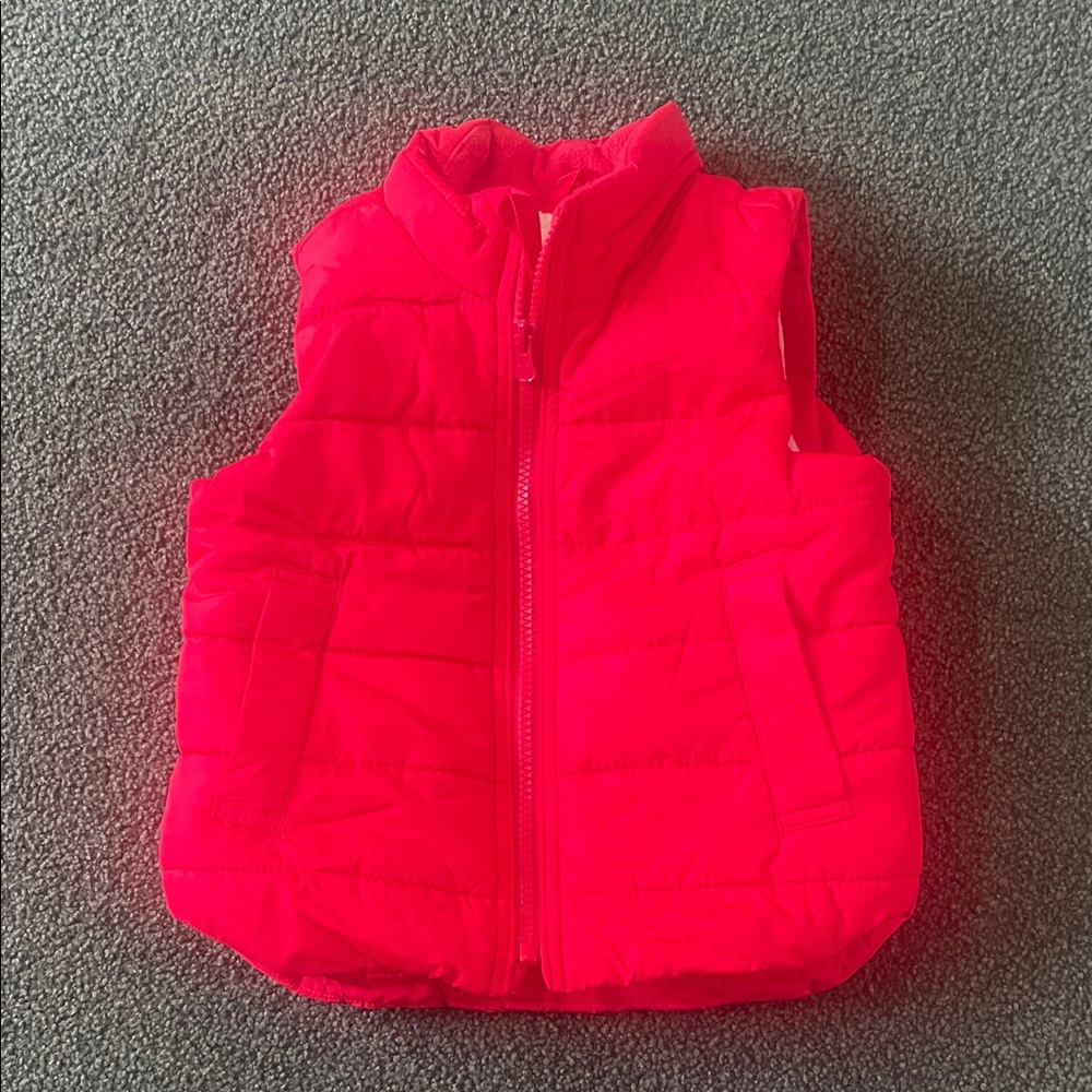GAP Red and White Puffer Vest 2 T great condition